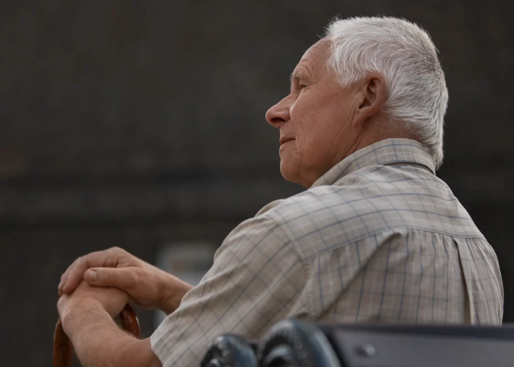 Opieka nad seniorem z Parkinsonem – poradnik dla Opiekunek Comfort Care